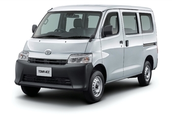 フロントスタイリング DX(2WD)・5M/T。