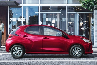 【モデル入り素材】G（ハイブリッド・2WD）