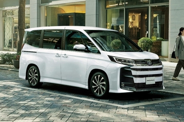 【モデル入り素材】S-Z（2WD・7人乗り）